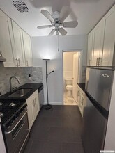 421 E 78th St in New York, NY - Foto de edificio - Building Photo