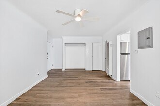 636 Linden Ave, Unit 09 in Long Beach, CA - Foto de edificio - Building Photo