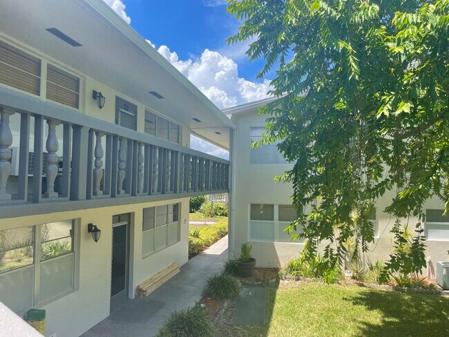 21 Markham A in Deerfield Beach, FL - Building Photo - Building Photo
