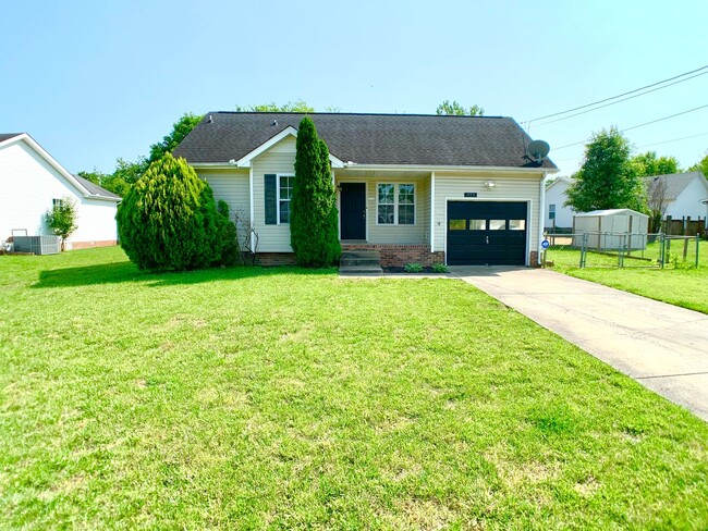 355 Broadmore Dr in Clarksville, TN - Building Photo - Building Photo