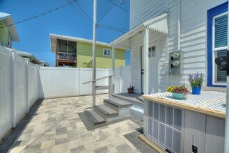 7401 1st Ave N in St. Petersburg, FL - Foto de edificio - Building Photo
