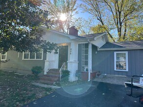 805 S Oak Grove Ave in Springfield, MO - Building Photo - Building Photo