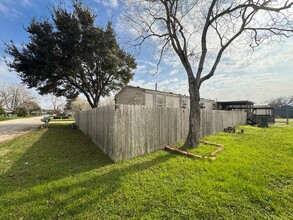 5003 Easley Rd in Victoria, TX - Building Photo - Building Photo