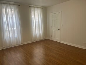 241 W 23rd St, Unit Second Floor in Chicago, IL - Building Photo - Building Photo