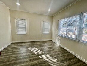 4265 Garthwaite Ave in Los Angeles, CA - Building Photo - Building Photo