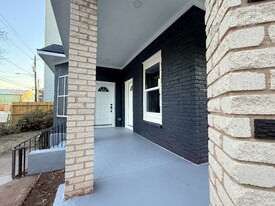 1519 McKee St in Houston, TX - Building Photo
