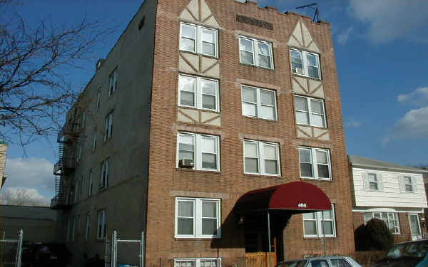 404 Stegman Pky in Jersey City, NJ - Foto de edificio - Building Photo