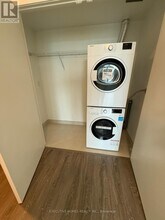 2495 Eglinton Ave W in Mississauga, ON - Building Photo - Building Photo