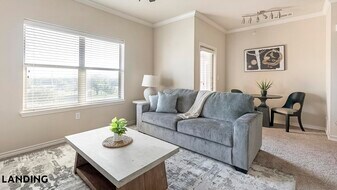 2155 Arkansas Ln, Unit 1326 in Grand Prairie, TX - Building Photo