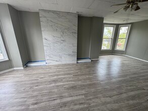 2301 W Cermak Rd in Chicago, IL - Building Photo - Building Photo