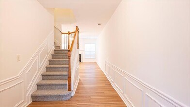 2070 Hailston Dr NW in Duluth, GA - Building Photo - Building Photo