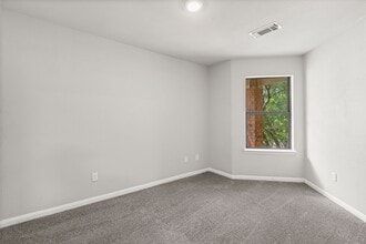 3016 La Estancia Ln in Houston, TX - Foto de edificio - Building Photo