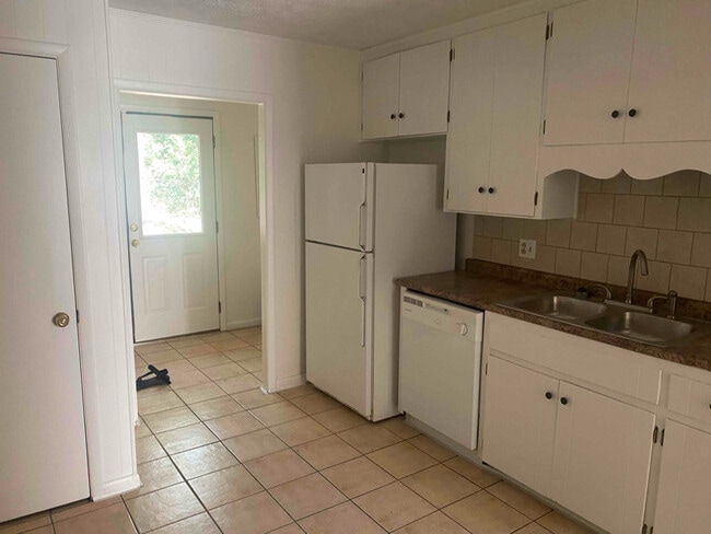 809 McKinley Ave in Auburn, AL - Foto de edificio - Building Photo