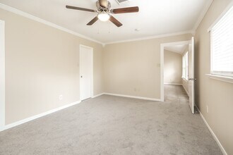 9046 Smokehollow Dr in Houston, TX - Building Photo - Building Photo