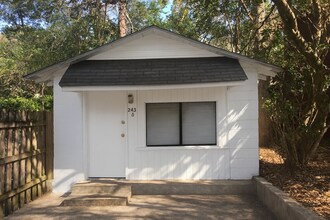 243 S Lipona Rd in Tallahassee, FL - Building Photo - Building Photo