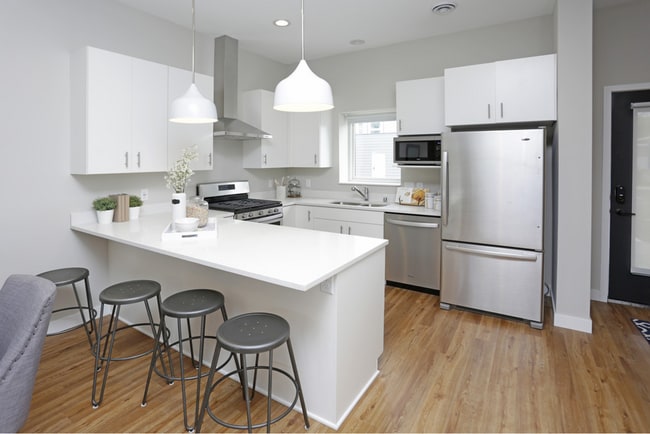 2409 NE 2nd St in Minneapolis, MN - Building Photo - Building Photo