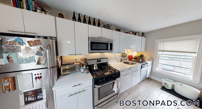 13 Pleasant St in Cambridge, MA - Building Photo - Building Photo