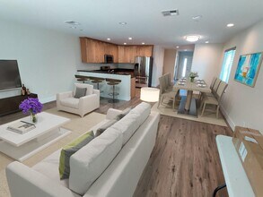 1715 Randon Way in Santa Rosa, CA - Building Photo - Building Photo