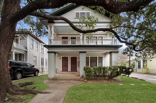 121 W Woodlawn Ave in San Antonio, TX - Building Photo - Building Photo