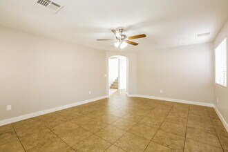 10385 Adrianna Ave in Las Vegas, NV - Building Photo - Building Photo