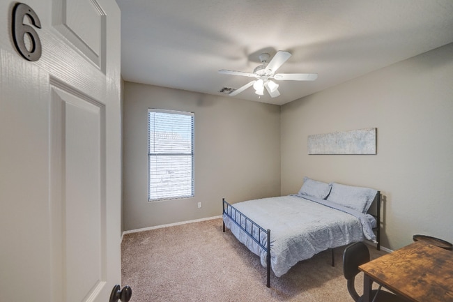 10223 W Raymond St in Tolleson, AZ - Foto de edificio - Building Photo