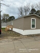 475 E Robins St in Conway, AR - Building Photo