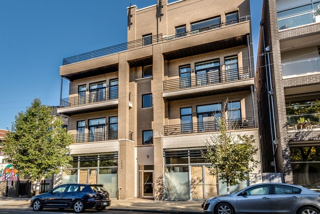 property at 1943 N California Ave