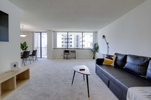 320 23rd St S in Arlington, VA - Building Photo