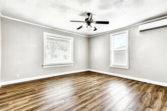 326 W Sears St, Unit 101 in Denison, TX - Building Photo - Building Photo