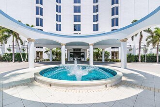 3800 Washington Rd in West Palm Beach, FL - Building Photo - Building Photo