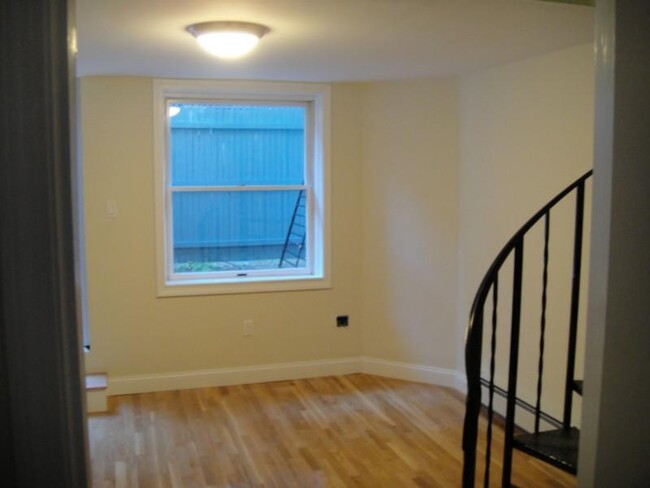 34 Sussex St, Unit 34 in Boston, MA - Building Photo - Building Photo