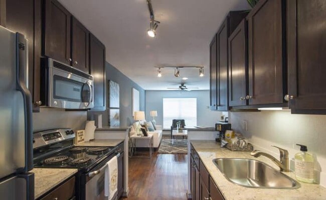 3405 N Shepherd Dr in Houston, TX - Building Photo - Building Photo