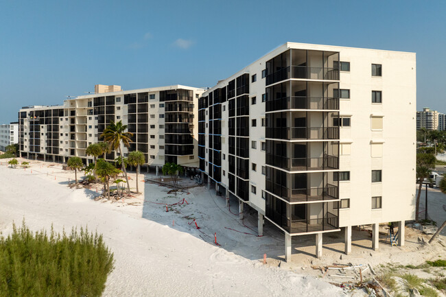 Carlos Pointe in Ft. Myers, FL - Building Photo - Building Photo