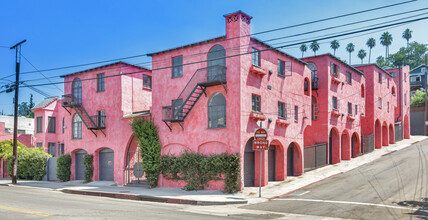 Big Momma Court Apts...Magical Renovated Bedrooms in Los Angeles, CA - Building Photo - Building Photo