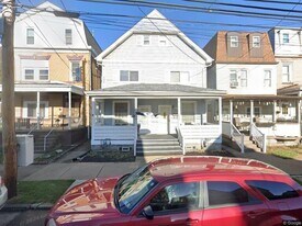 356 2nd St in Pitcairn, PA - Building Photo