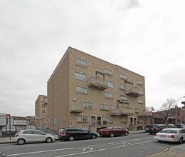 55-57 Franklin Ave in Brooklyn, NY - Foto de edificio - Building Photo