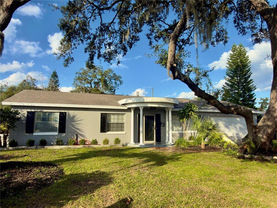 2467 Sunderland Rd in Maitland, FL - Building Photo