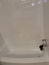 5604 Crenshaw Rd in Richmond, VA - Building Photo - Building Photo