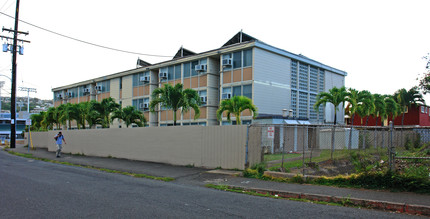 Hale Anuenue in Honolulu, HI - Foto de edificio - Building Photo