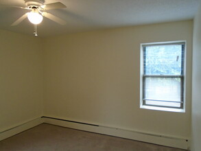 Grand Oak Apartments in St. Paul, MN - Foto de edificio - Building Photo