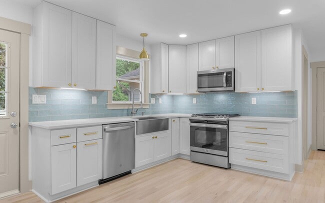 4812 Bromfield Ave in Virginia Beach, VA - Building Photo - Building Photo