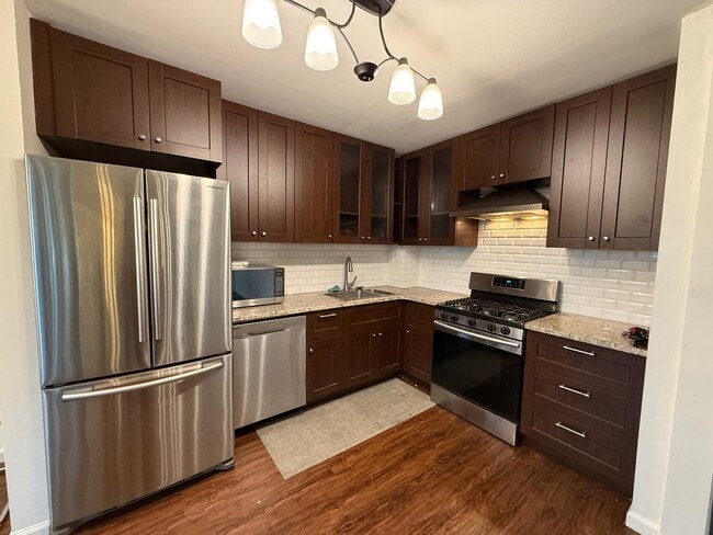 205-40 Brian Crescent in Queens, NY - Building Photo - Building Photo