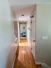 2445 80th Ave NE in Medina, WA - Foto de edificio - Building Photo