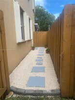 1561 SE 17th Ave in Homestead, FL - Building Photo