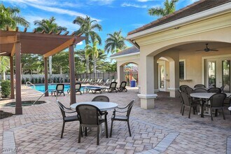 1685 Serrano Cir in Naples, FL - Building Photo - Building Photo