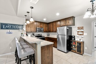 2319 Westview Dr in Canyon Lake, TX - Building Photo - Building Photo