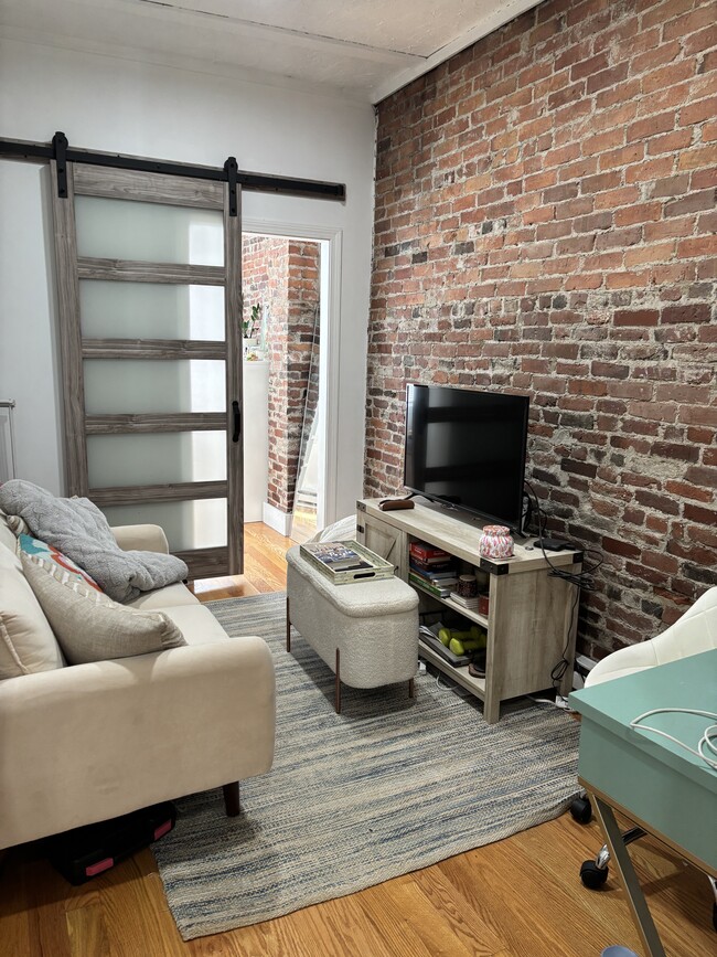 85 N Margin St, Unit 2 in Boston, MA - Building Photo - Building Photo