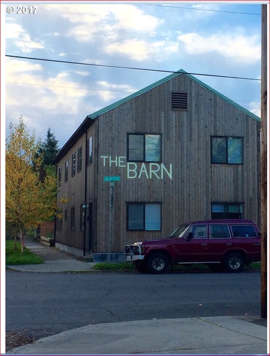 The Barn in Portland, OR - Foto de edificio