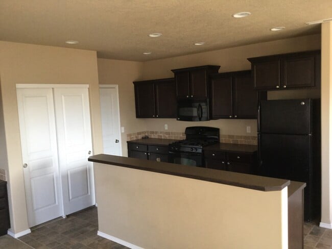 21187 Keyte Rd in Bend, OR - Foto de edificio - Building Photo