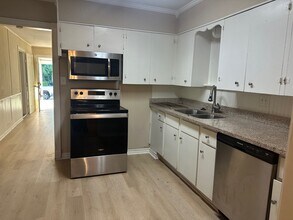 324 Azalea St in Lake Jackson, TX - Building Photo - Building Photo